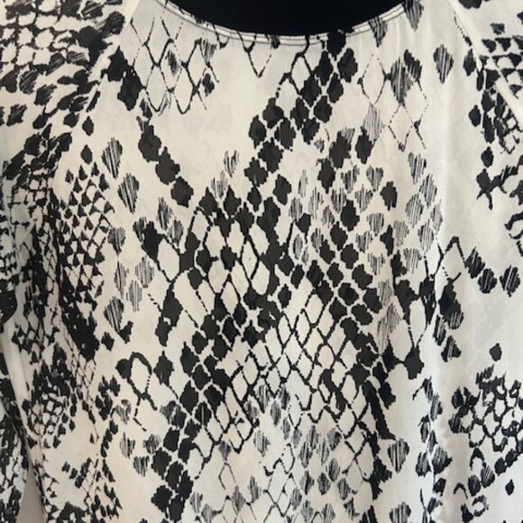 Trina Turk Pretty Python Georgette Hazel Silk Blouse -Size Small - Picture 4 of 7